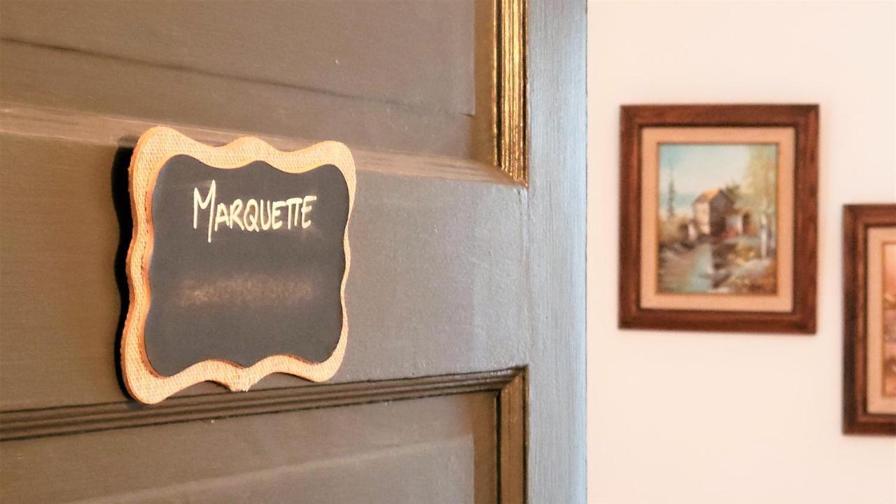 Auberge Du Vignoble Bromont Exterior photo
